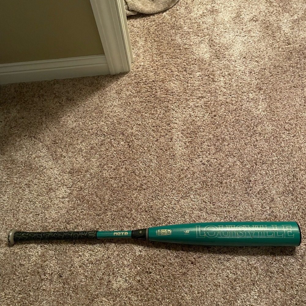 Louisville meta 2023 | 32in 27oz -5 | slightly used great condition